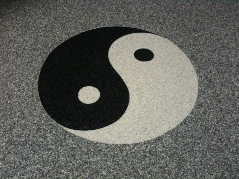 Motif ying yang en résine Marbreline réalisé par Instant résine